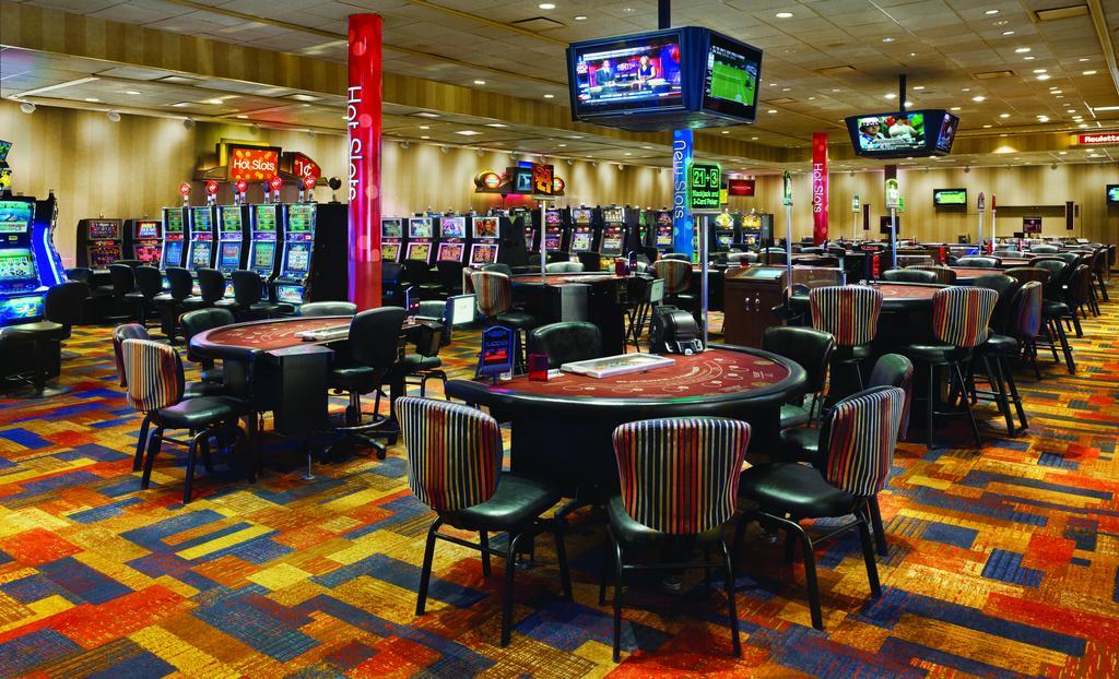 Ameristar Casino Hotel Іст-Чикаго Екстер'єр фото