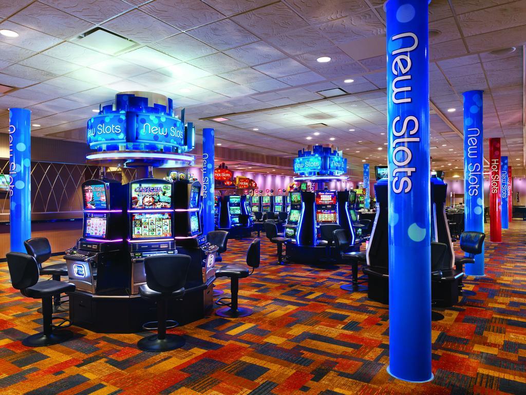 Ameristar Casino Hotel Іст-Чикаго Екстер'єр фото