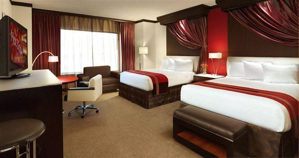 Ameristar Casino Hotel Іст-Чикаго Екстер'єр фото